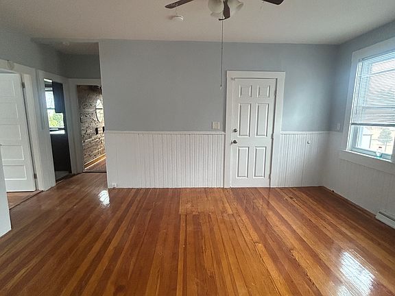 4th image of 139 Narragansett Ave #1F