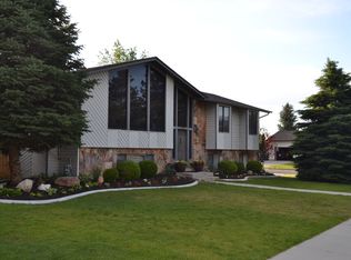 11282 S Woodhill Dr, Sandy, UT 84092