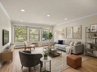 821 Douglas Ave APT 204, Minneapolis, MN 55403