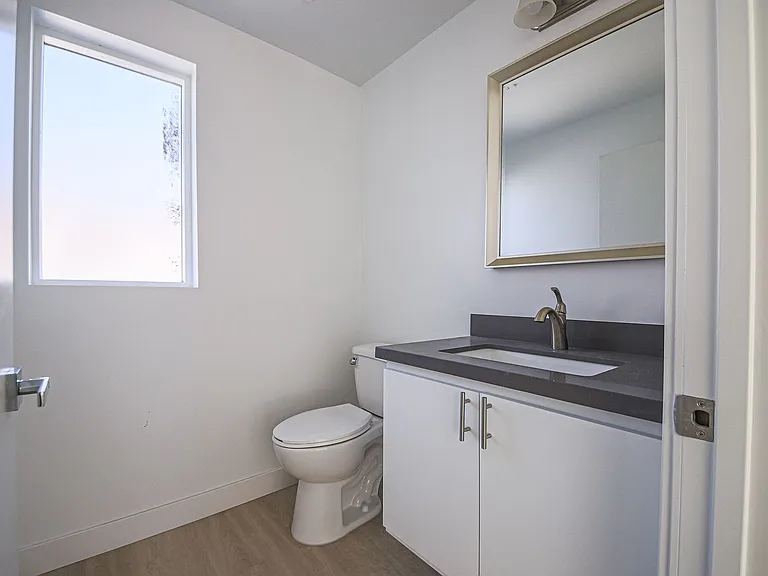 Luxury 2026 Townhomes with Massive Bedrooms + Decks with Views — Photo 78