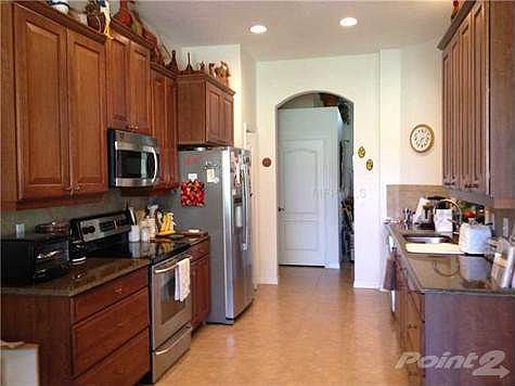 3rd image of 712 Camellia Green Dr
