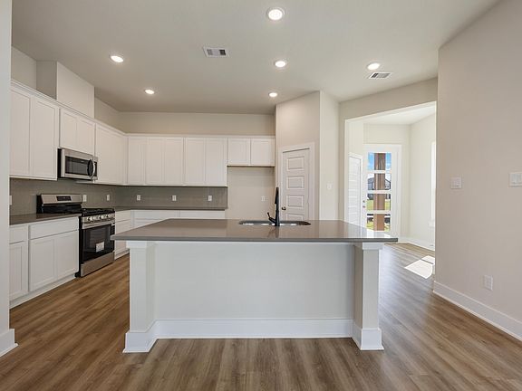 13208 Opera Drive - Van Gogh - Kitchen