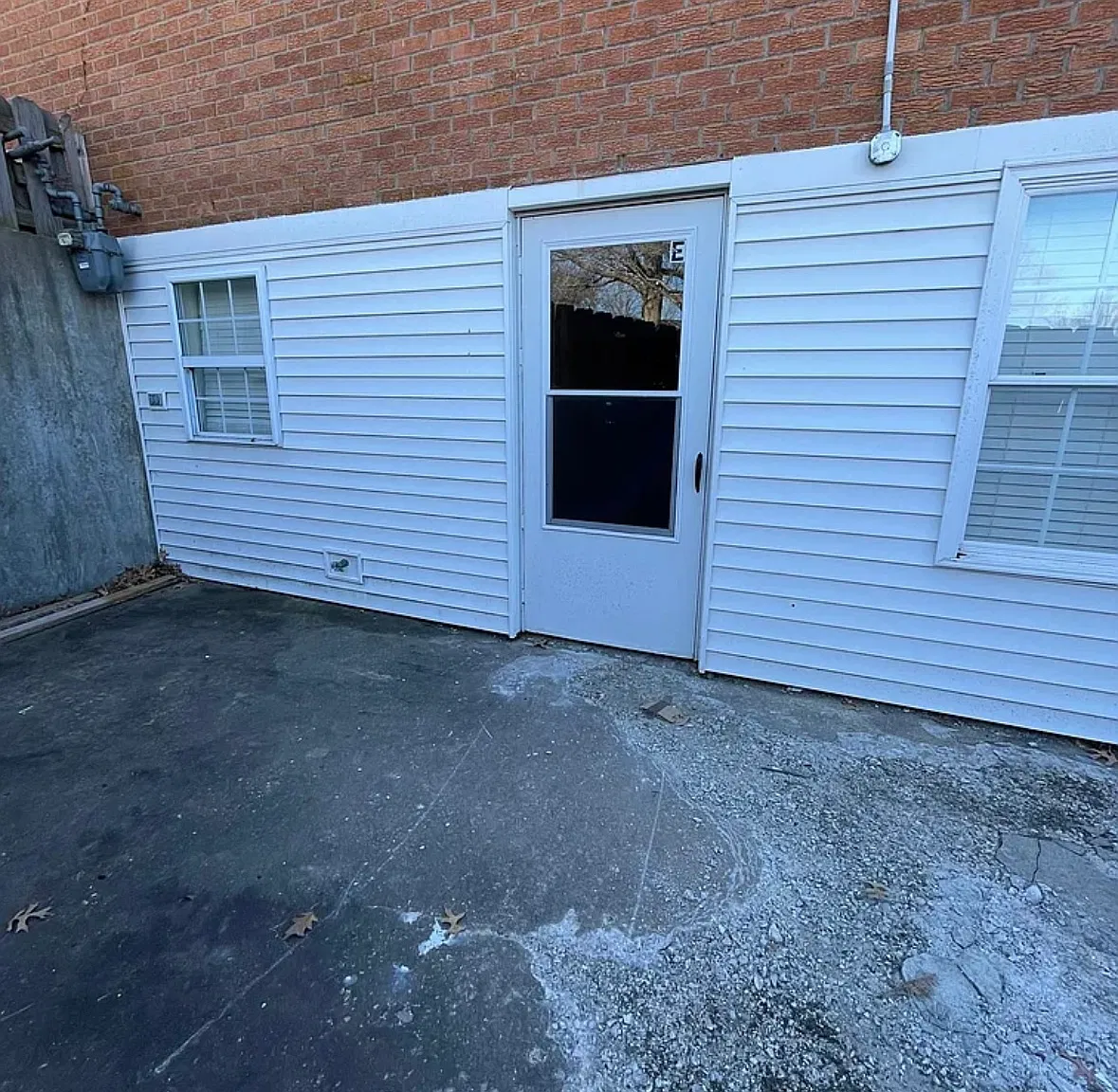 2 bed, 2.0 bath, $895 — Photo 2