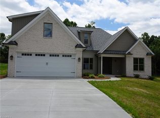 6994 Orchard Path Dr, Clemmons, NC 27012