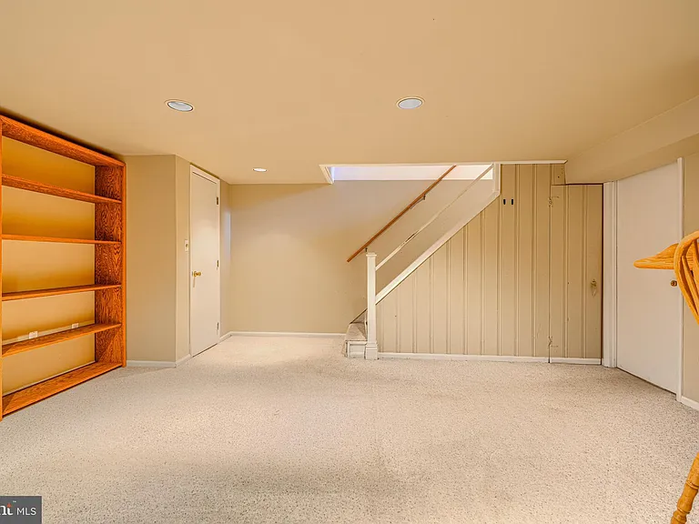 372 Old Trail Rd — Photo 32