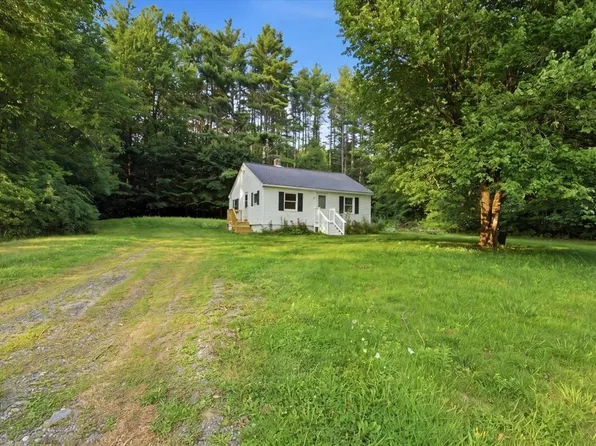 670 Old Lewiston Road, Winthrop, ME 04364