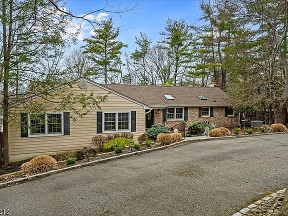 2nd image of 7 Chadwick Rd