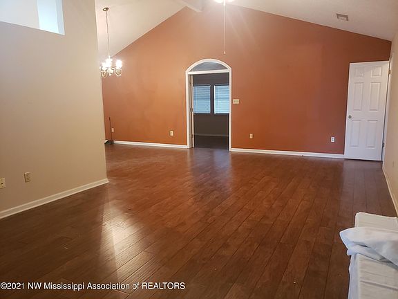 2nd image of 1099 Charstone Dr