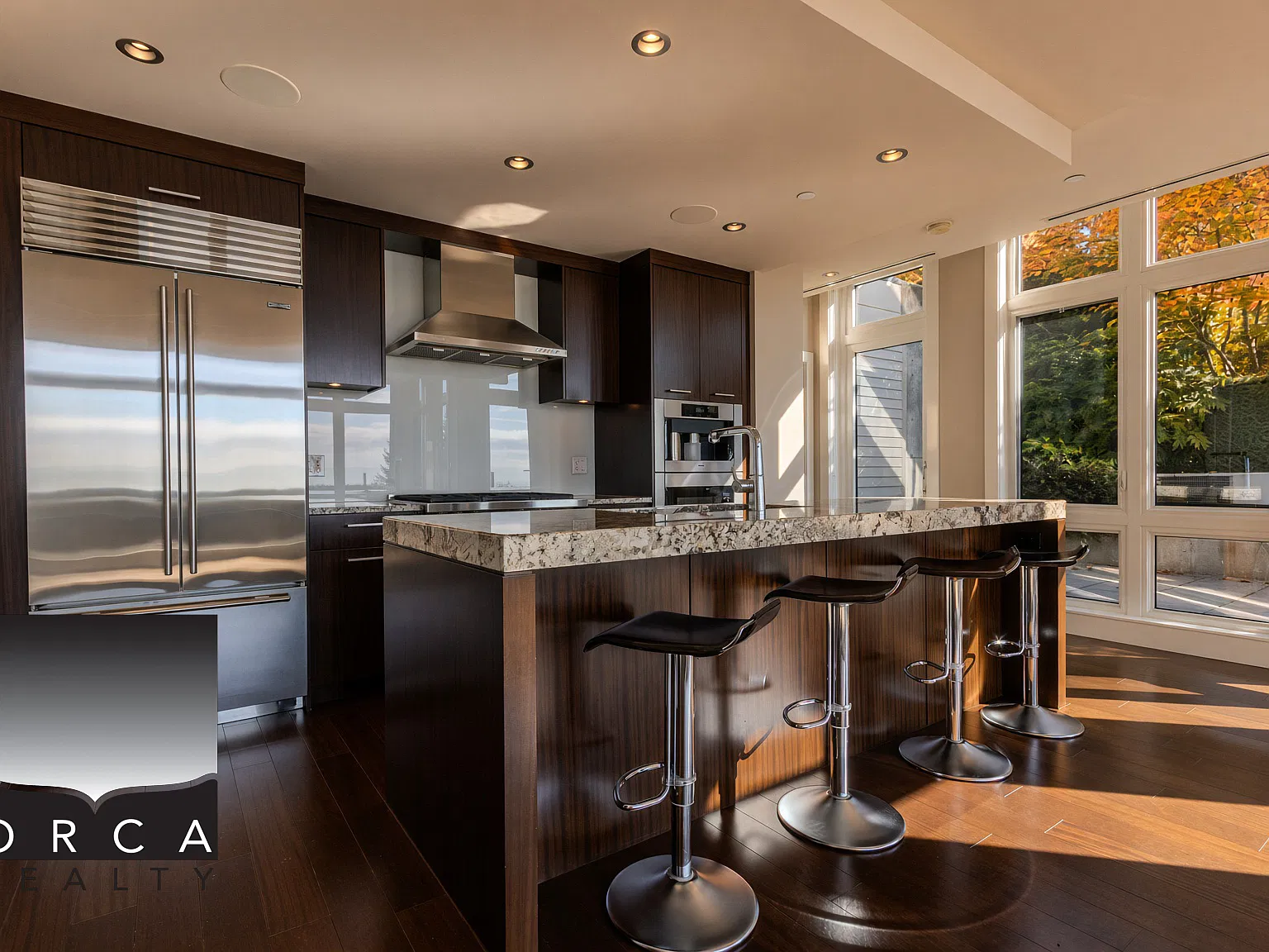 2551 Highgrove Mews, West Vancouver — Photo 4
