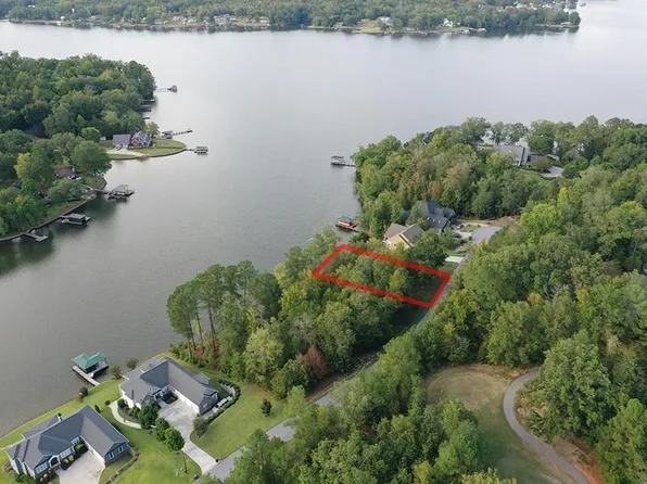 141 Spyglass Dr, Greenwood, SC 29649