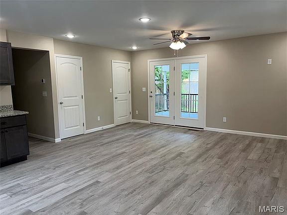 5th image of 33 Cedar Dr