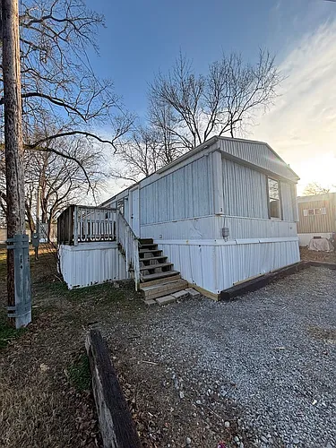 1040 Harding Blvd Photo 1