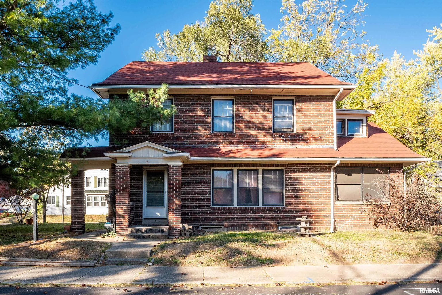 1213 W Armstrong Ave photo 1