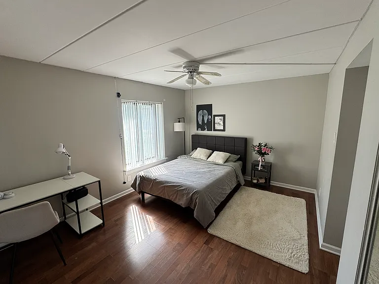 283 E Village Rd — Photo 5