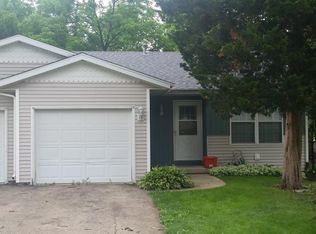 312 1/2 E 8th St, Pecatonica, IL 61063