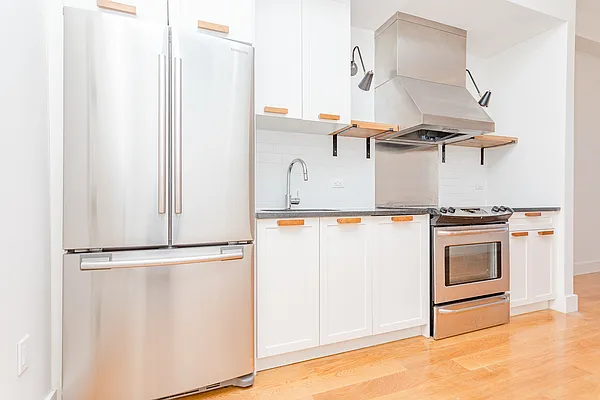 Rented by MySpaceNYC | media 20