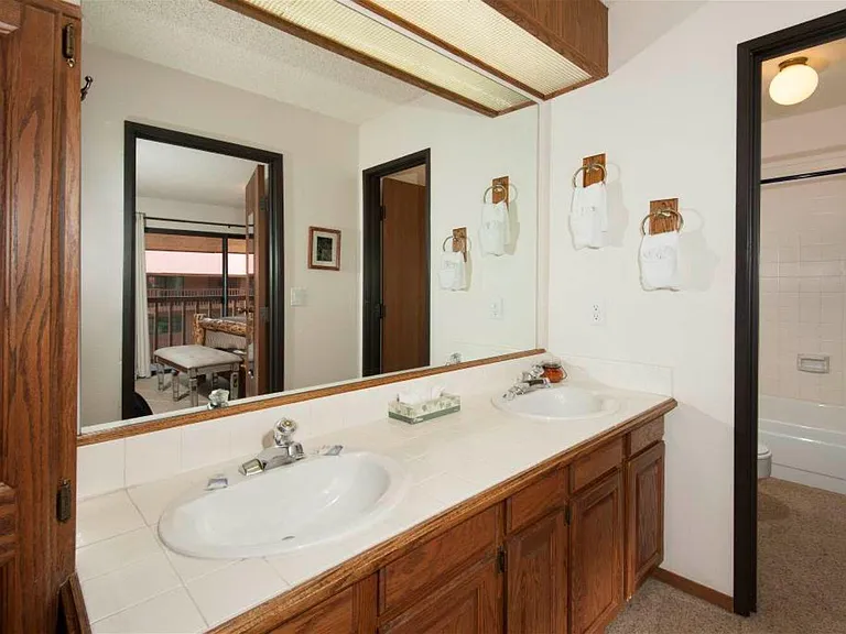 762 Lagoon Dr #B — Photo 10