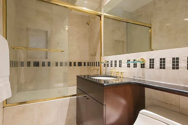 Sold by ARH Realty | media 3