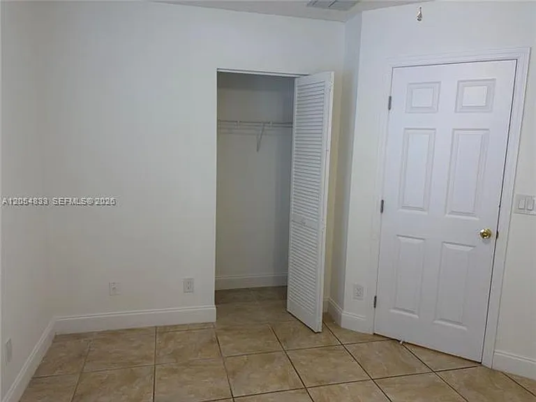 9020 Lake Park Cir N #9020 — Photo 16