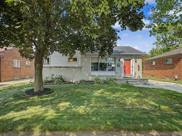 9904 Fox Ave, Allen Park, MI 48101