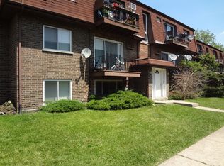 10473 Dearlove Rd APT 1, Glenview, IL 60025