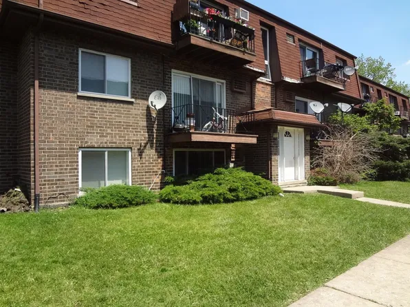 10473 Dearlove Rd APT 1, Glenview, IL 60025