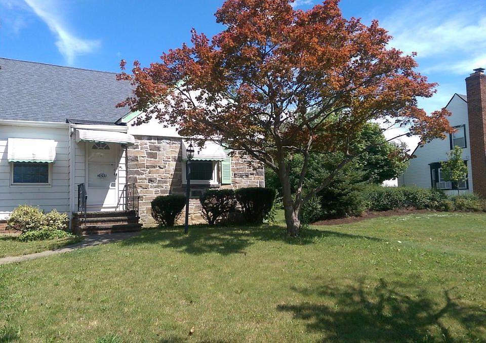 Small front yard, little maintenance