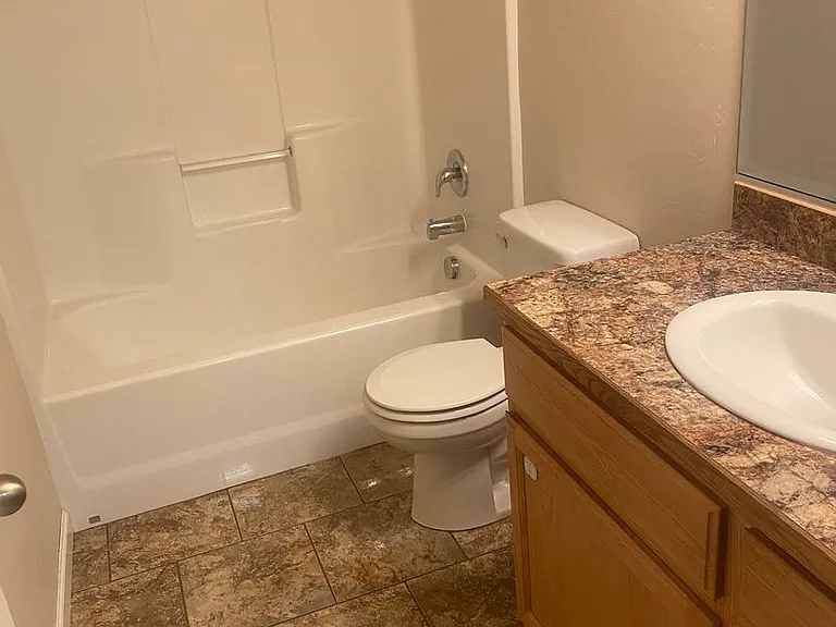 510 Harbor View Dr — Photo 9