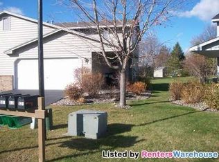 530 Oak Hill Cir, Chaska, MN 55318