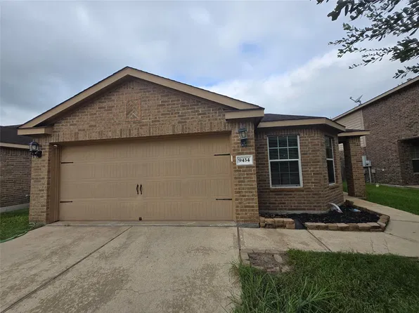 9434 Sapphire Creek Ln, Rosharon, TX 77583