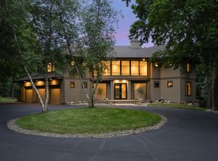 3175 Maplewood Rd, Wayzata, MN 55391
