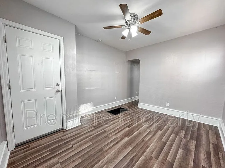 514 W Walnut St #A — Photo 3