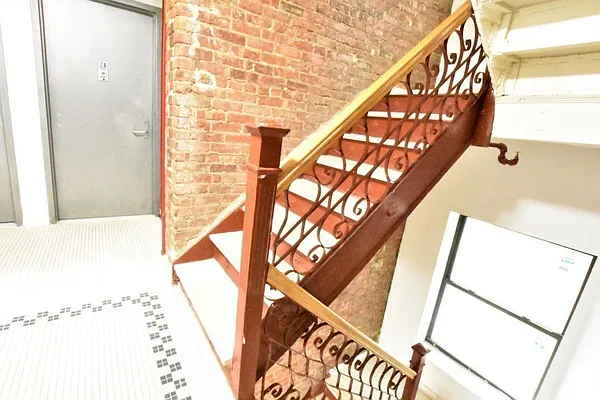 Rented by Clove Realty LLC | media 34