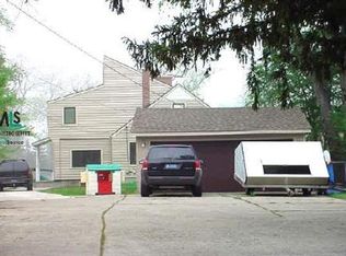 8882 Arlington St, White Lake, MI 48386