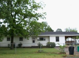 604 McPherson Ave, Wister, OK 74966