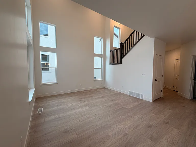 S Acacia Dr — Photo 7
