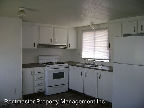 3rd image of 297 Nassau Dr
