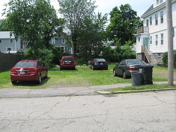 3rd image of 7 Nilsen Ave