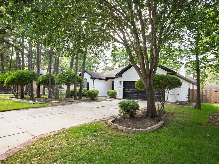 22 S Lace Arbor Dr — Photo 2