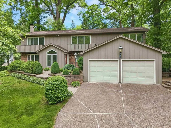 2604 10th Street Pl, Moline, IL 61265