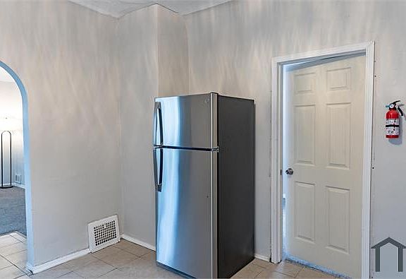 3rd image of 3326 Walton Ave #3