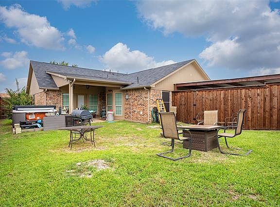 3rd image of 5813 Winell Dr