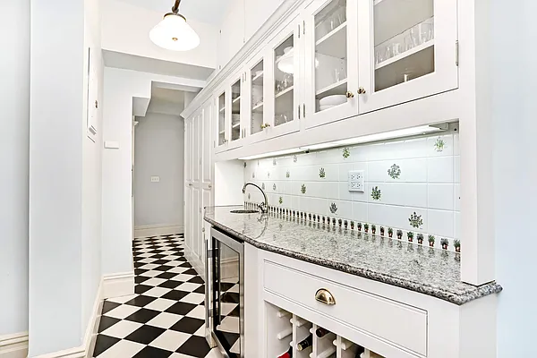 Sold by Compass | media 9