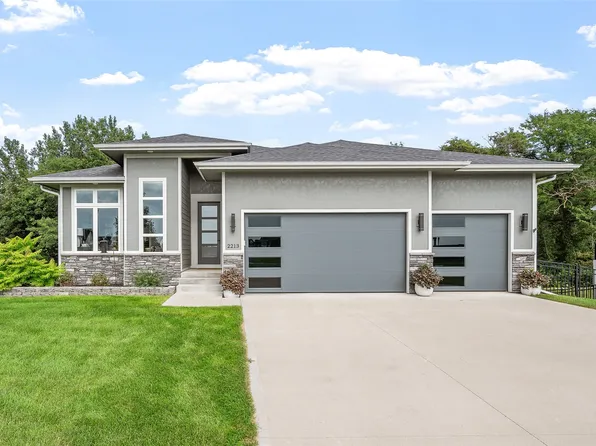 2213 NE Heritage Dr, Grimes, IA 50111