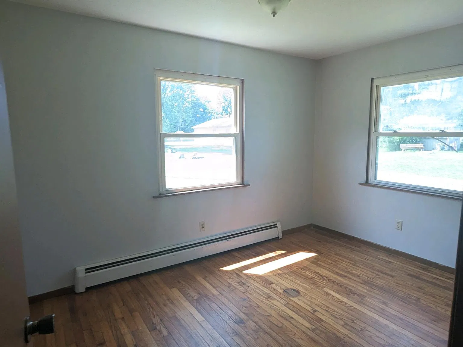 3 bed, 900 sqft, $1,350 — Photo 3