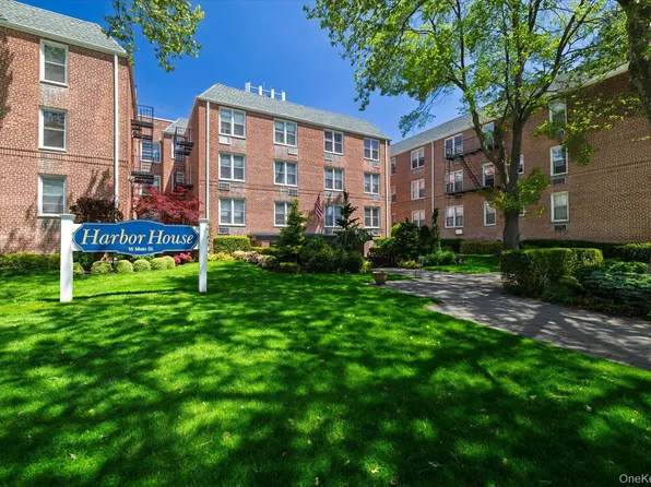 16 Main Street #3V, East Rockaway, NY 11518