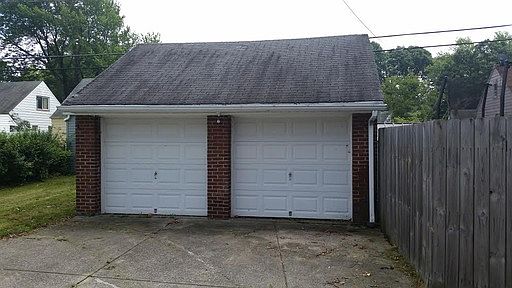 4th image of 4923 Wood Ave