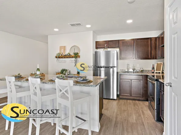 585 Century 21 Dr, Jacksonville, FL