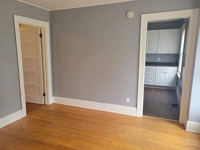 126 Flanders St — Photo 6