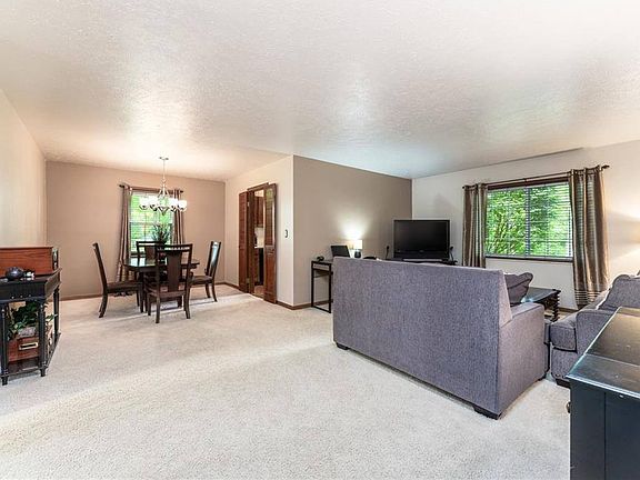 5th image of 1314 Fox Run Ct #B